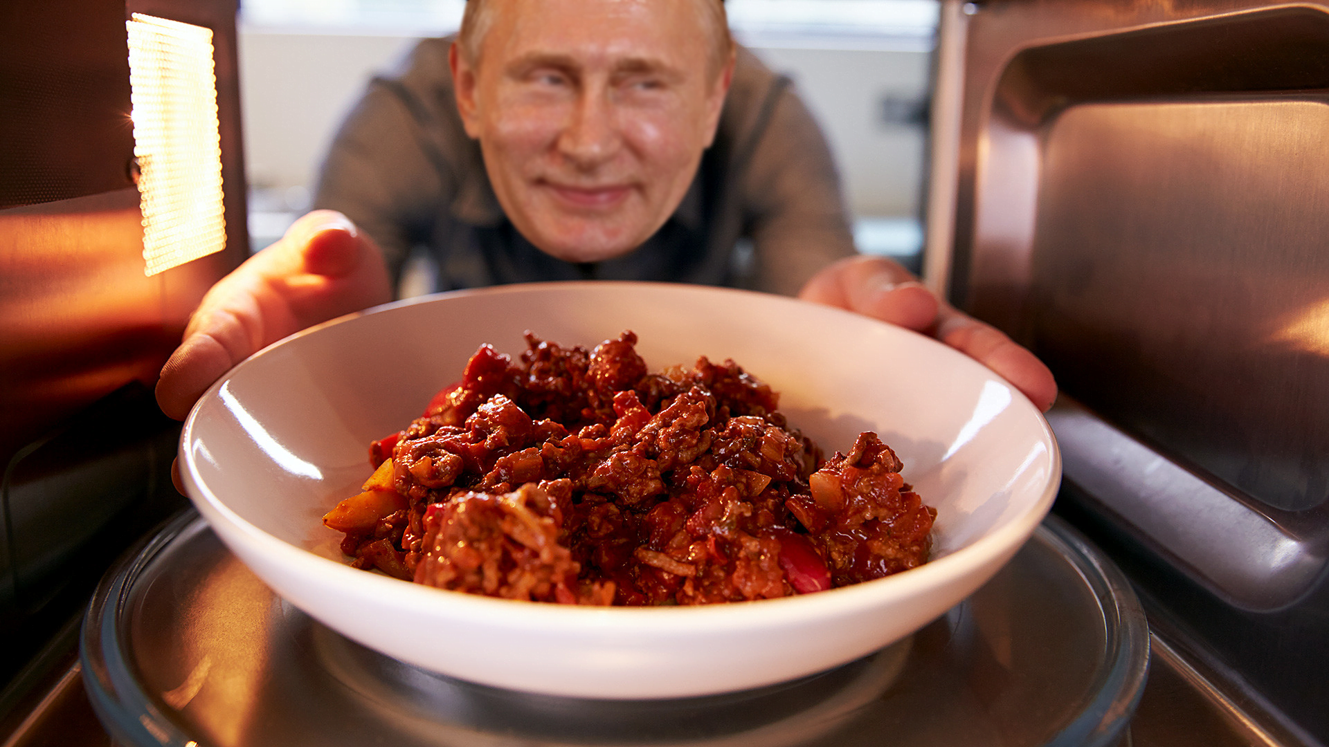 Putin Making Journalist Chili